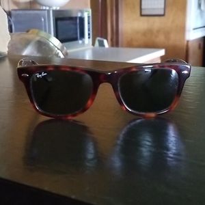 Ray-Ban Wayfarer RB2113 Sunglasses